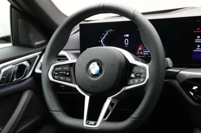 BMW i4 (2026) thumbnail 2
