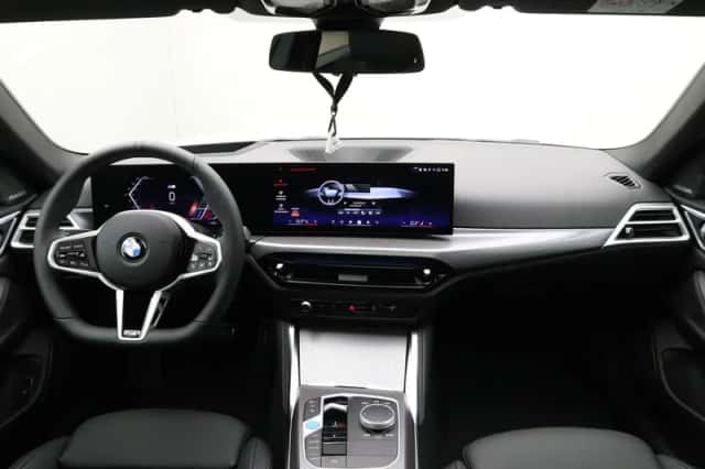 BMW i4 (2026) thumbnail 13