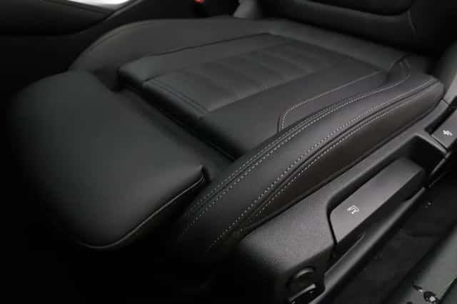 BMW i4 (2026) thumbnail 16