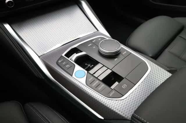 BMW i4 (2026) thumbnail 18