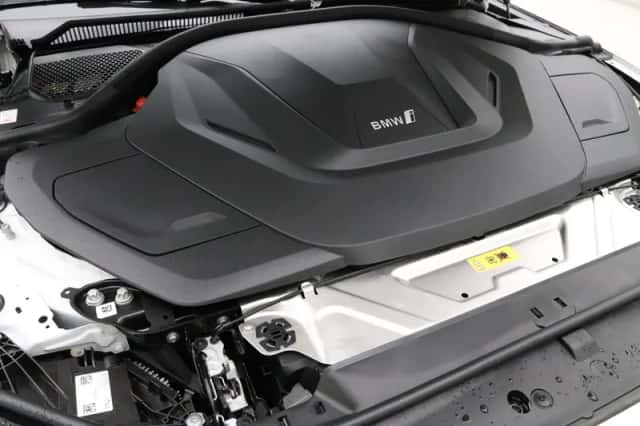 BMW i4 (2026) thumbnail 4