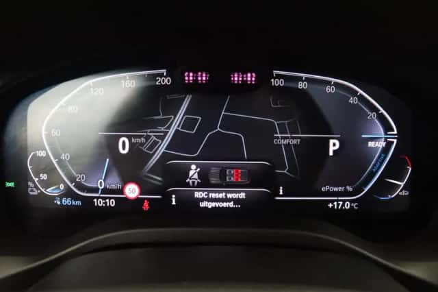 BMW iX3 (2021) thumbnail 3