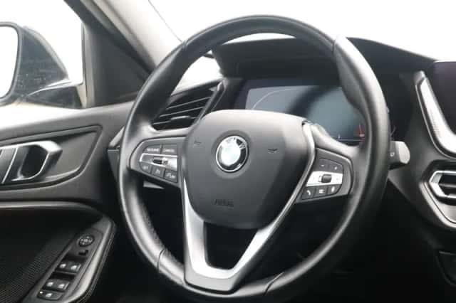 BMW 1-Serie (2021) thumbnail 2