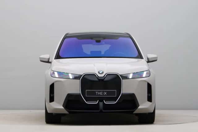 BMW iX (2025) thumbnail 5