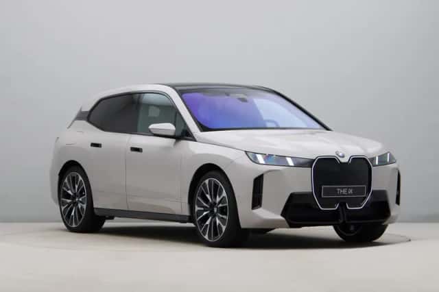 BMW iX (2025) thumbnail 6