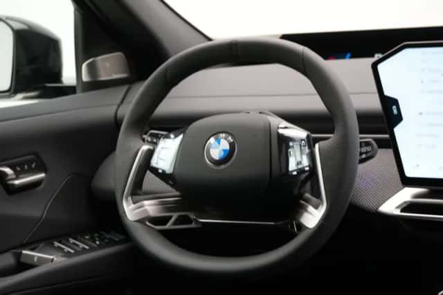 BMW iX3 (2026) thumbnail 2