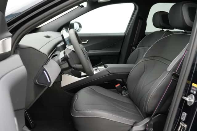 BMW iX3 (2026) thumbnail 5