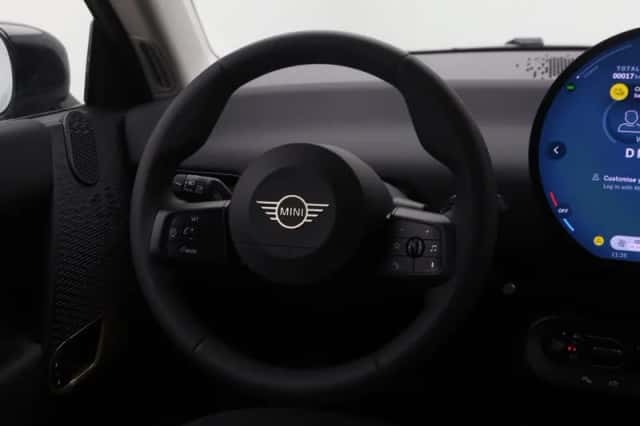 MINI Cooper (2026) thumbnail 2