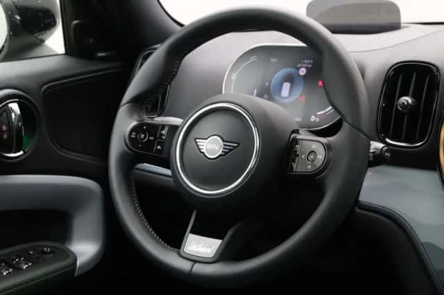 MINI Countryman (2023) thumbnail 2