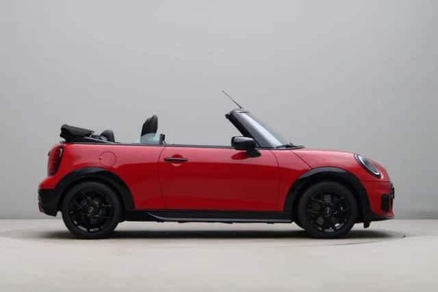 MINI Cabrio (2026) thumbnail 6