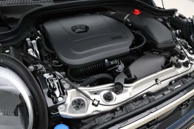 MINI Cabrio (2026) thumbnail 4
