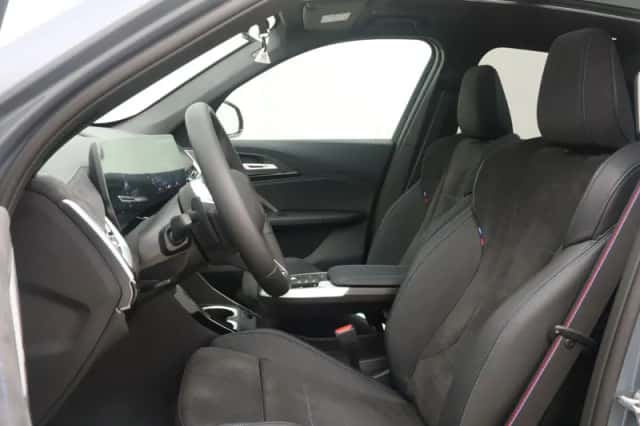 BMW iX1 (2026) thumbnail 5