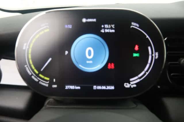 MINI Electric (2021) thumbnail 3