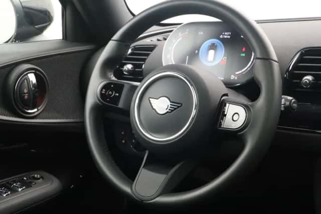 MINI Clubman (2023) thumbnail 2
