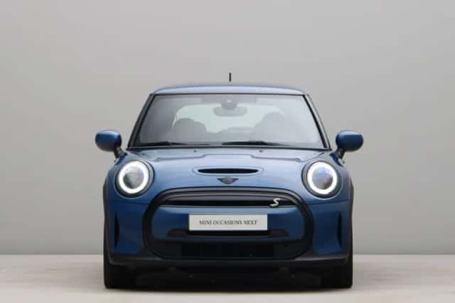 MINI Electric (2023) thumbnail 2