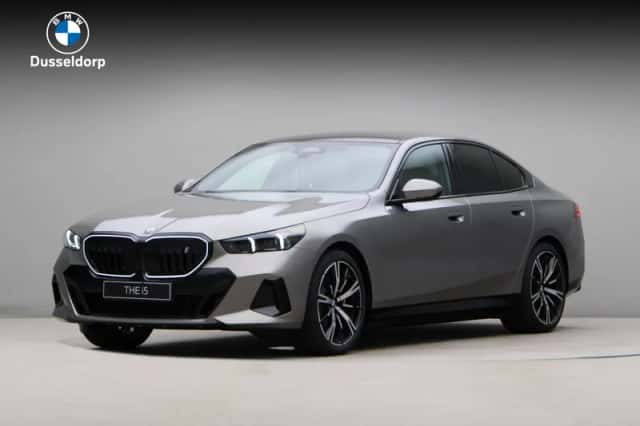 BMW i5 (2026) thumbnail 1