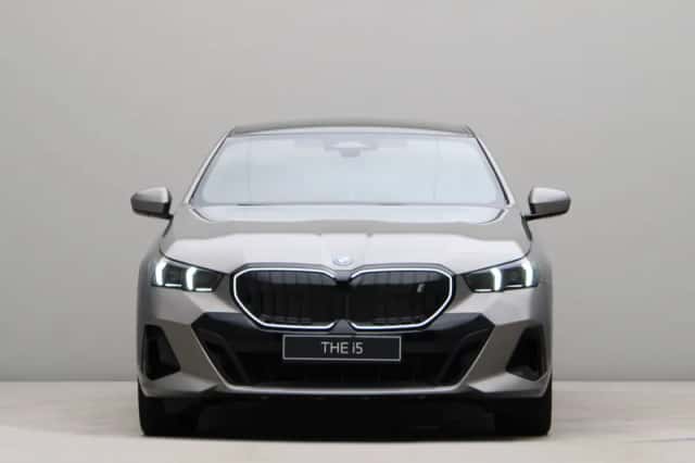 BMW i5 (2026) thumbnail 2