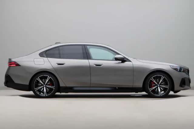 BMW i5 (2026) thumbnail 4