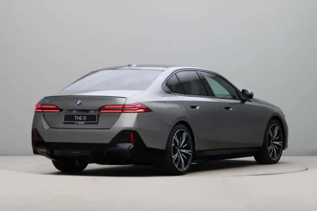 BMW i5 (2026) thumbnail 5