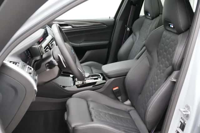 BMW X4 (2025) thumbnail 5