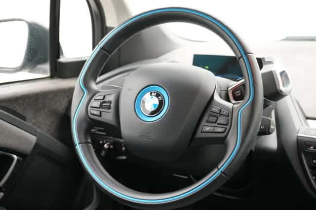 BMW i3 (2021) thumbnail 2