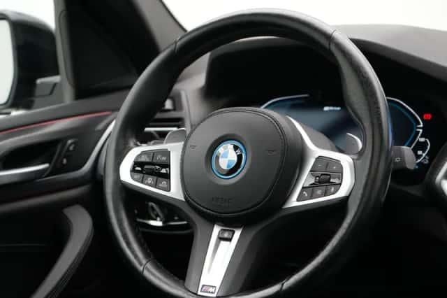 BMW X3 (2024) thumbnail 2