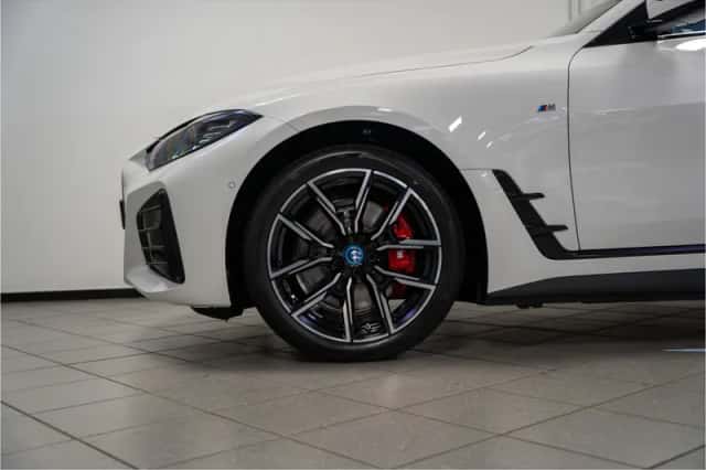 BMW i4 (2025) thumbnail 6