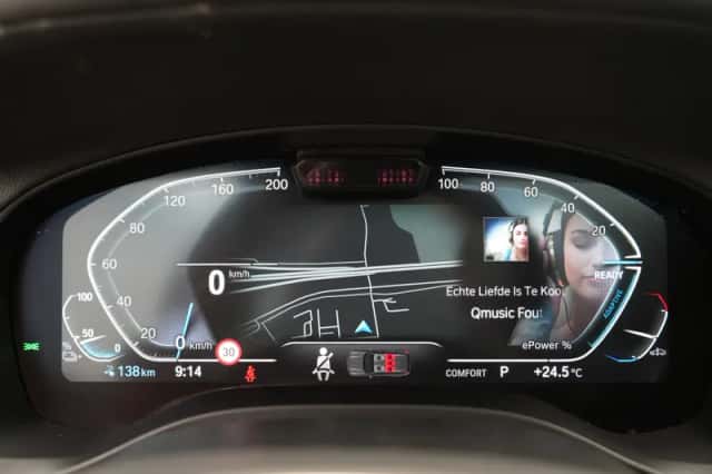 BMW iX3 (2022) thumbnail 3