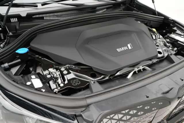 BMW iX1 (2025) thumbnail 5