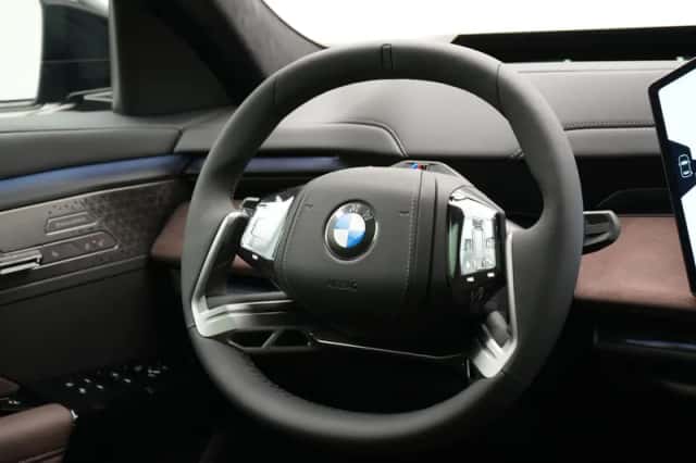 BMW i7 (2026) thumbnail 2