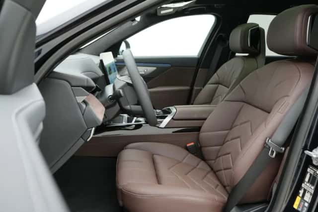 BMW i7 (2026) thumbnail 5
