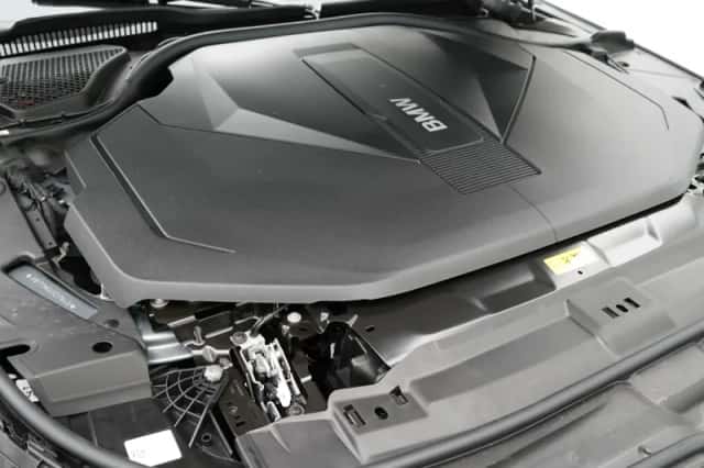 BMW i5 (2026) thumbnail 4