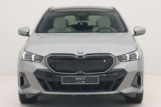 BMW i5 (2026) thumbnail 6
