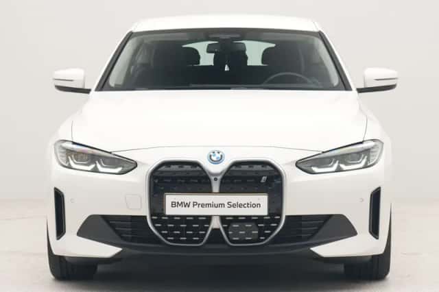 BMW i4 (2024) thumbnail 2