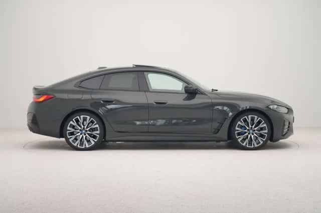 BMW i4 (2023) thumbnail 5