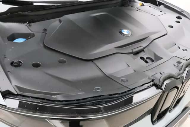 BMW iX3 (2026) thumbnail 4