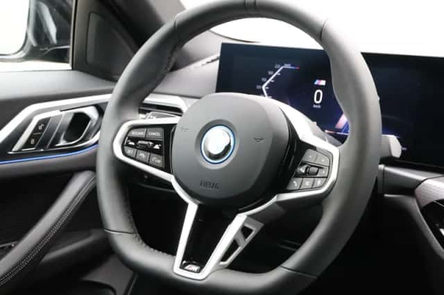 BMW i4 (2026) thumbnail 2