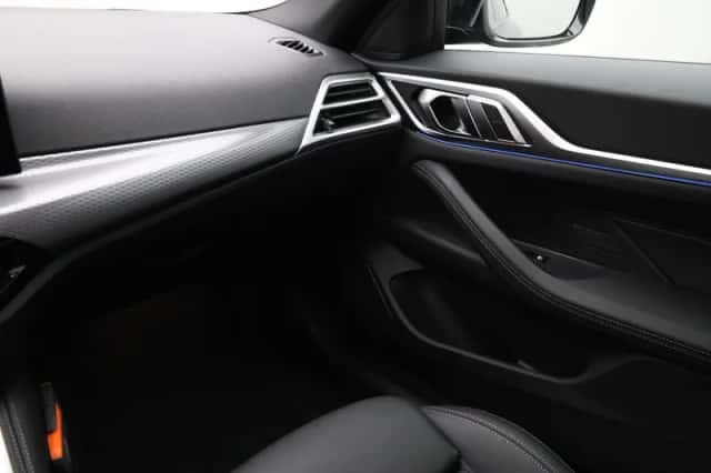 BMW i4 (2026) thumbnail 15