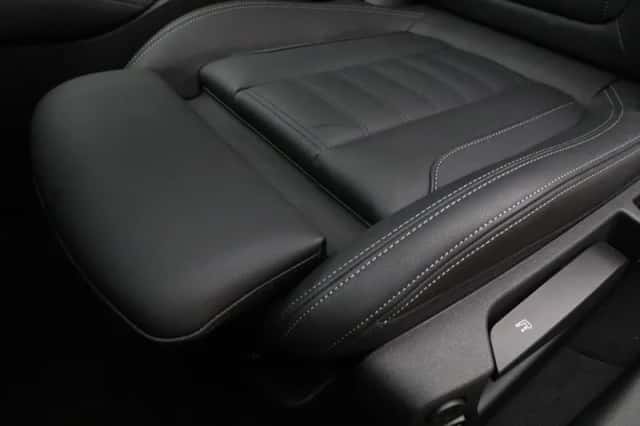 BMW i4 (2026) thumbnail 16