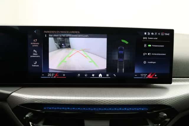BMW i4 (2026) thumbnail 26