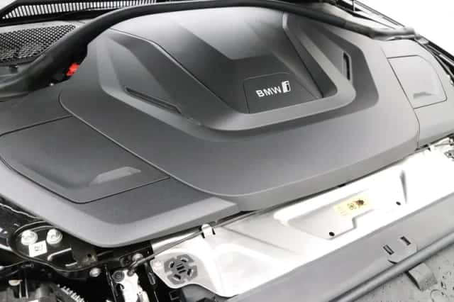 BMW i4 (2026) thumbnail 4