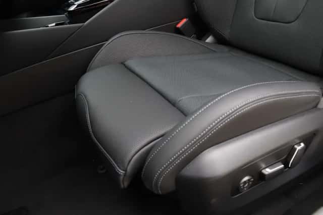 BMW i5 (2026) thumbnail 14