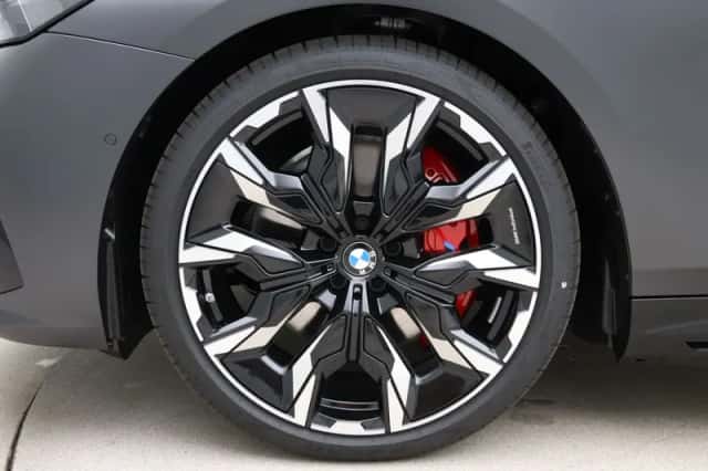 BMW i5 (2026) thumbnail 18