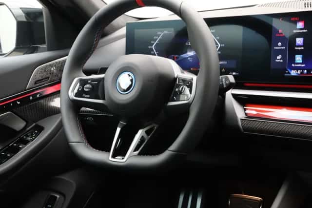BMW i5 (2026) thumbnail 2