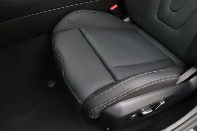 BMW i5 (2026) thumbnail 15
