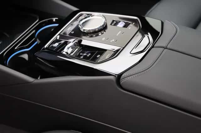 BMW i5 (2026) thumbnail 17
