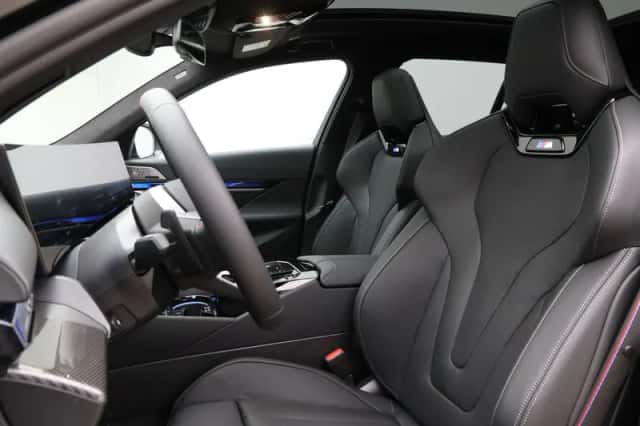BMW i5 (2026) thumbnail 5