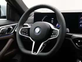 BMW i4 (2026) thumbnail 2