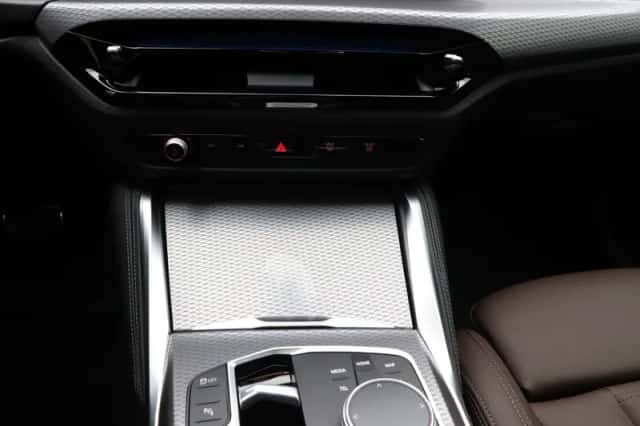 BMW i4 (2026) thumbnail 14