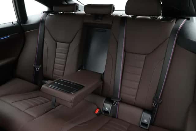 BMW i4 (2026) thumbnail 16